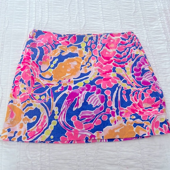 Lily Pulitzer skirt with built in shorts - Picture 1 of 5